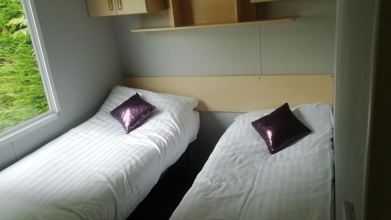 Static Caravan For Hire, Budget Friendly เอดินบะระ ภายนอก รูปภาพ